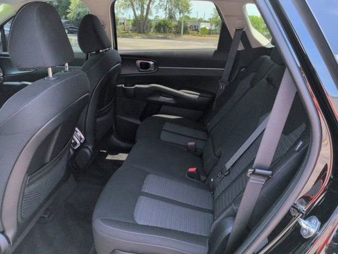 Used 2024 Kia Sorento LX FWD image 13