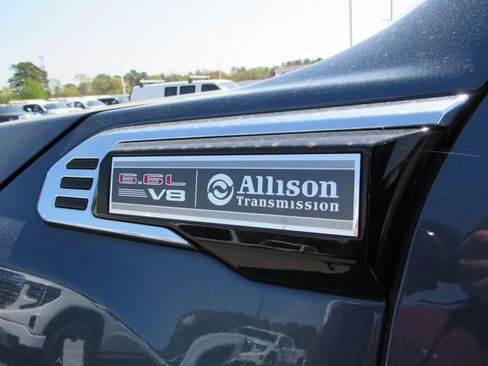 Used 2025 GMC Sierra 2500 Denali w/ Denali Reserve Package AWD/4WD image 10