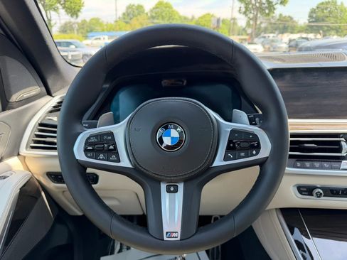 Used 2019 BMW X5 xDrive40i w/ M Sport Package AWD/4WD image 12