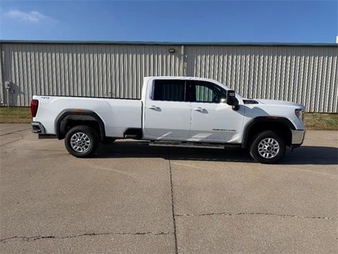 Used 2023 GMC Sierra 2500 SLE image 2