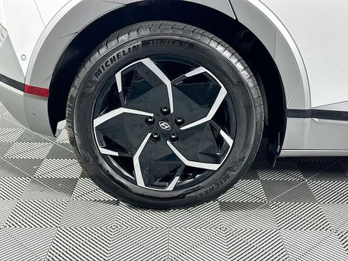 Used 2024 Hyundai Ioniq 5 Limited image 32