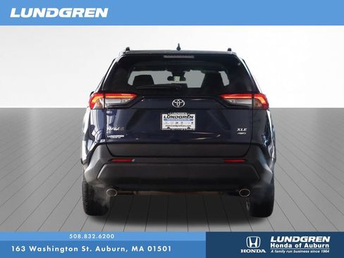 Used 2021 Toyota RAV4 XLE w/ Convenience Package image 29
