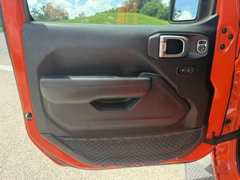 Used 2018 Jeep Wrangler Unlimited Sport S AWD/4WD image 10