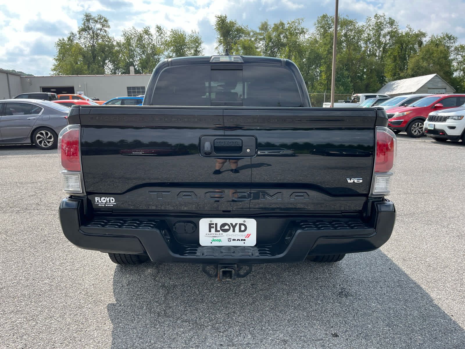 Used 2022 Toyota Tacoma TRD Sport AWD/4WD image 4