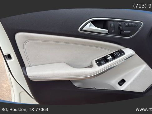 Used 2015 Mercedes-Benz GLA 250 4MATIC image 23