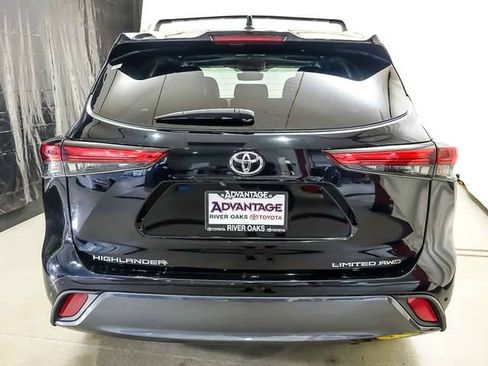 Used 2022 Toyota Highlander Limited AWD/4WD image 6