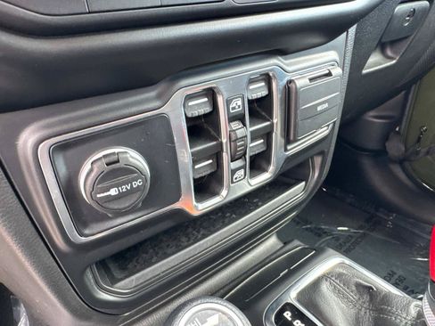 Used 2022 Jeep Wrangler Unlimited Sport AWD/4WD image 23