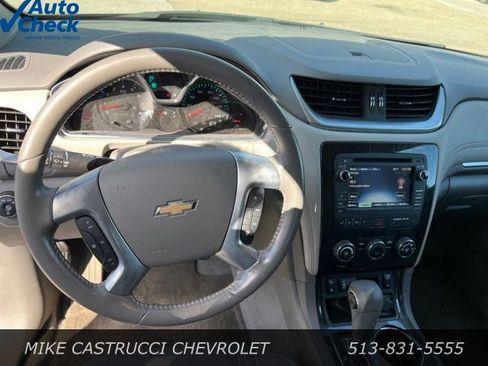Used 2017 Chevrolet Traverse LT FWD image 7