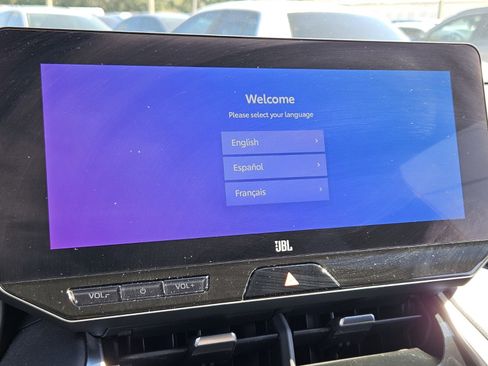 Used 2023 Toyota Venza Limited image 15