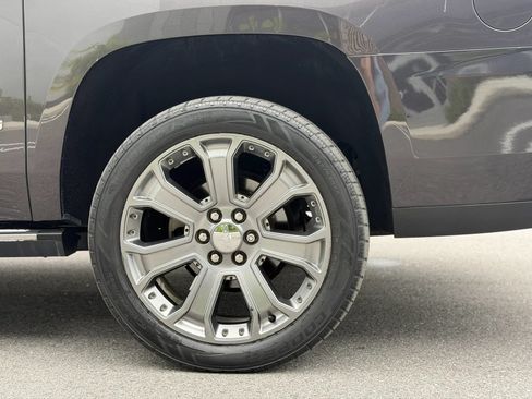 Used 2015 GMC Yukon XL Denali w/ Premium Package RWD image 9