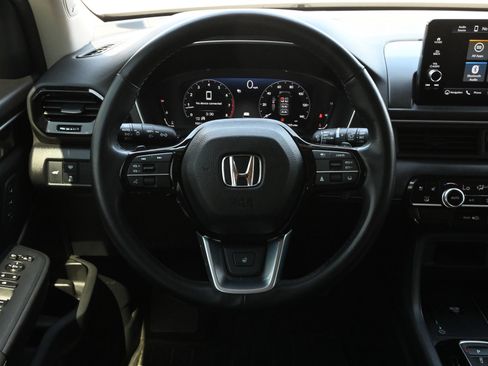 Used 2024 Honda Pilot Elite image 11
