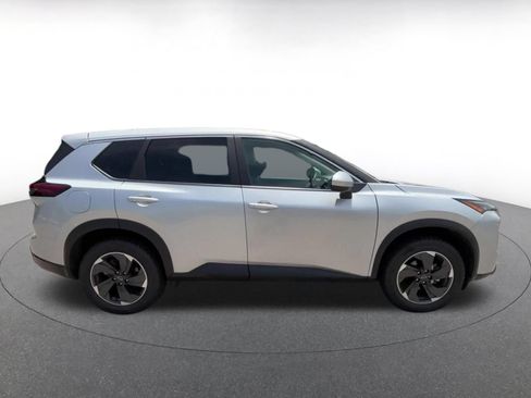 Used 2025 Nissan Rogue SV FWD image 16