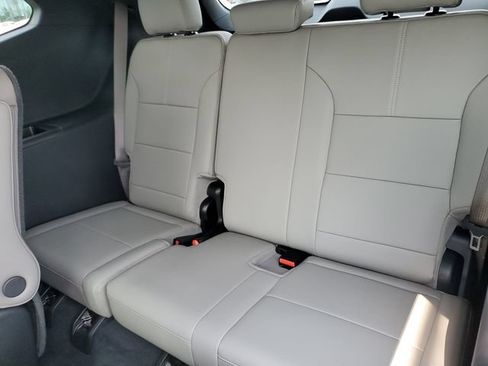 Used 2024 GMC Acadia Elevation w/ Luxury Package FWD image 13