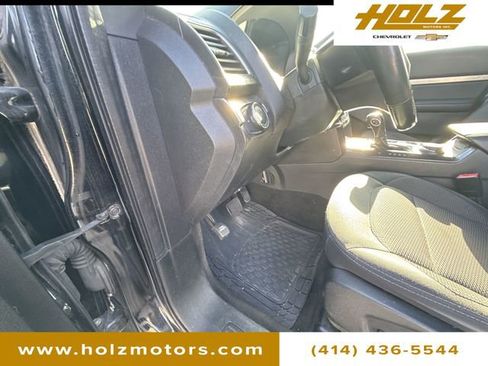 Used 2018 Ford Explorer XLT image 32