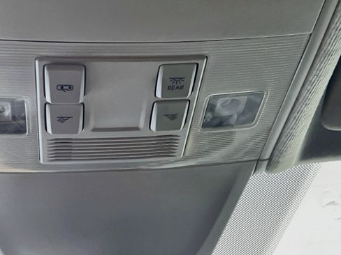 Used 2022 Volkswagen Tiguan SE FWD image 22