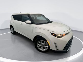 Used 2023 Kia Soul LX w/ Option Group 015 FWD video 1