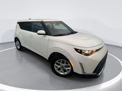 Used 2023 Kia Soul LX w/ Option Group 015