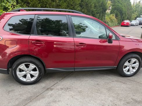 Used 2016 Subaru Forester 2.5i Premium w/ All-Weather Package AWD/4WD image 2