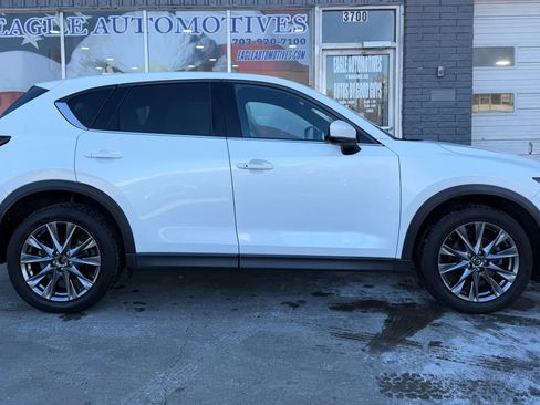 Used 2019 MAZDA CX-5 Signature image 2