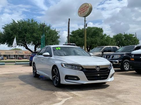 Used 2019 Honda Accord Sport image 3
