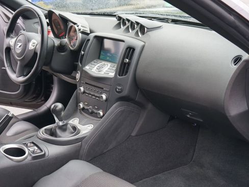Used 2010 Nissan 370Z Touring w/ Sport Pkg RWD image 14