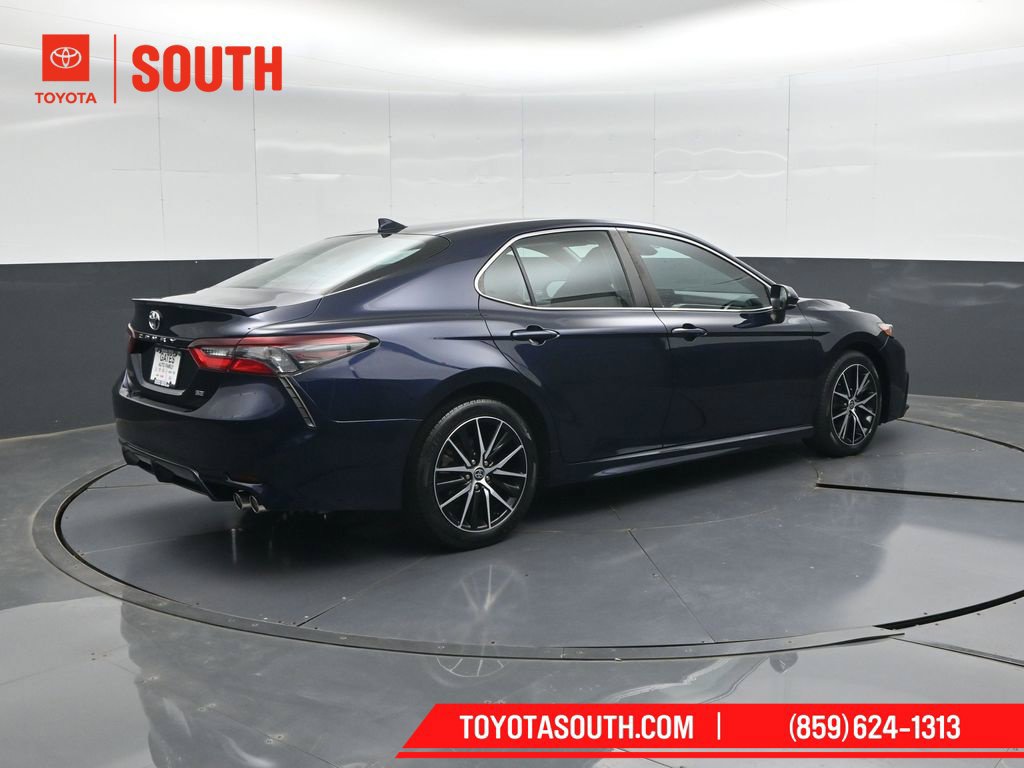 Used 2021 Toyota Camry SE FWD image 2