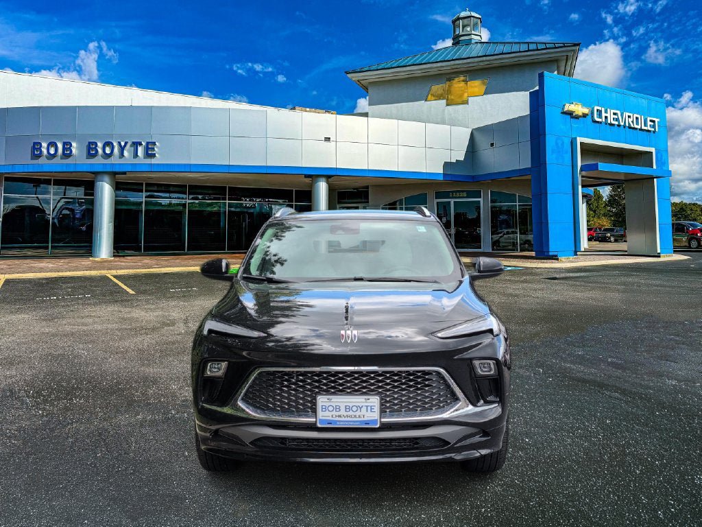 Used 2024 Buick Encore GX Avenir w/ Avenir Convenience Package FWD image 10