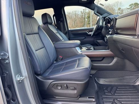 Used 2024 Chevrolet Silverado 3500 High Country w/ High Country Premium Package image 27