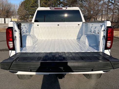 Used 2024 GMC Sierra 1500 Elevation w/ LPO, Elevation Black Package image 18