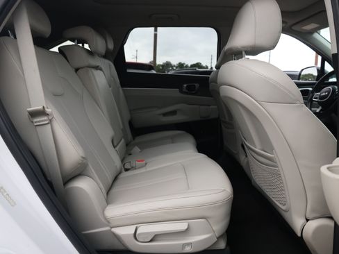 Used 2023 Kia Sorento S w/ Panoramic Sunroof Package FWD image 19