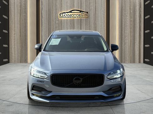 Used 2018 Volvo S90 T5 Momentum w/ Convenience Package image 2