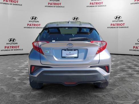 Used 2018 Toyota C-HR XLE FWD image 4