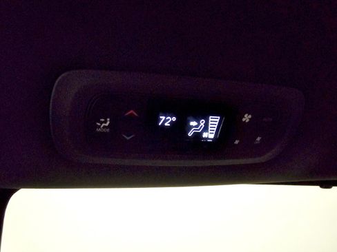 New 2026 Chrysler Pacifica Select FWD image 17