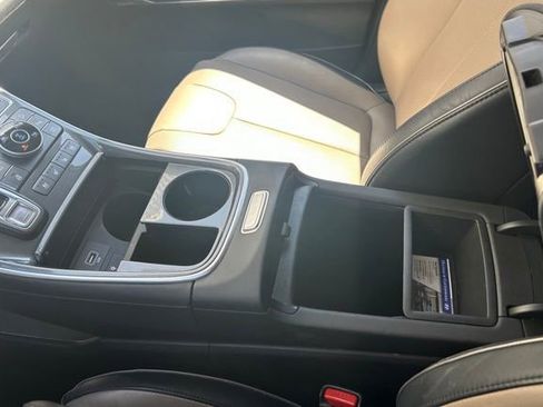 Used 2021 Hyundai Santa Fe Limited image 29