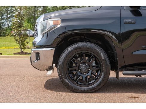 Used 2021 Toyota Tundra SR5 w/ SR5 Upgrade Package RWD image 10