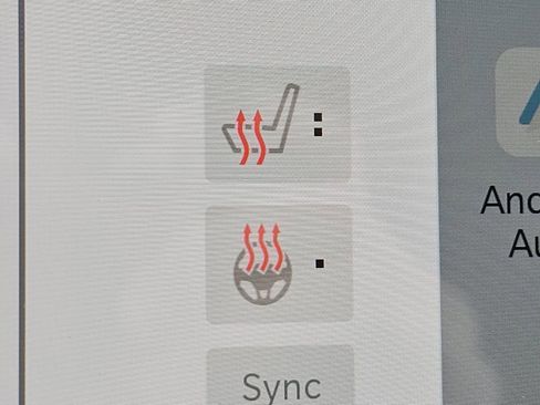 Used 2023 Chrysler Pacifica Touring-L image 14