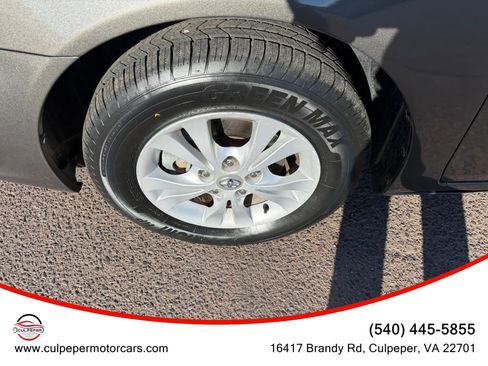 Used 2006 Toyota Camry LE FWD image 25