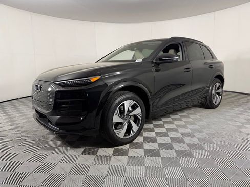 Used 2025 Audi Q6 e-tron Premium Plus w/ Premium Plus AWD/4WD image 10