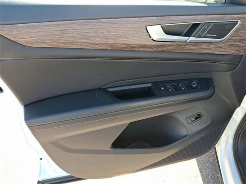 Used 2024 Volkswagen Atlas SEL Premium R-Line image 10