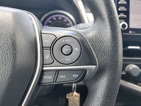 Used 2021 Toyota Camry LE image 21