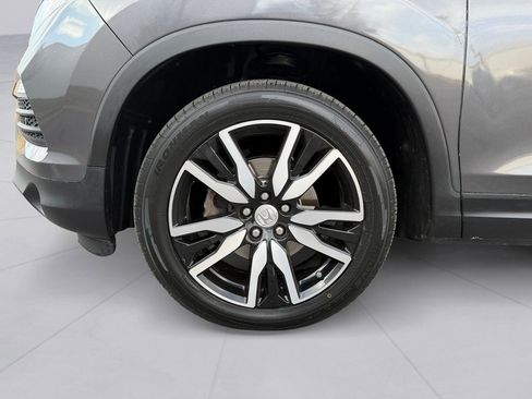 Used 2016 Honda Pilot Touring image 9