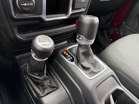 Used 2021 Jeep Wrangler Sport AWD/4WD image 21