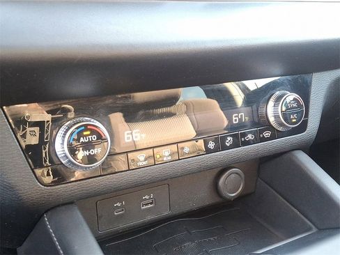 Used 2022 Mitsubishi Outlander ES image 16