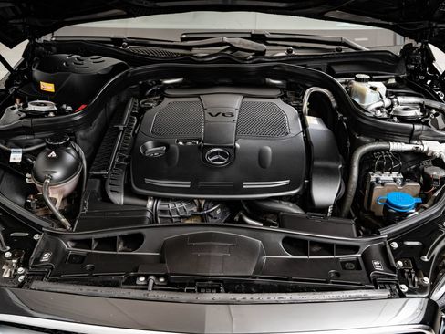 Used 2016 Mercedes-Benz E 350 4MATIC Sedan image 47