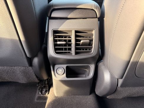 Used 2021 Kia Seltos SX image 29