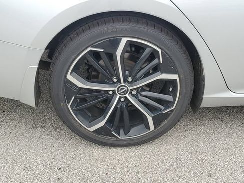 Used 2024 Nissan Altima 2.5 SR FWD image 8