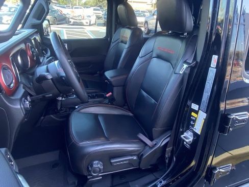 Used 2023 Jeep Gladiator Rubicon w/ Cold Weather Group image 13