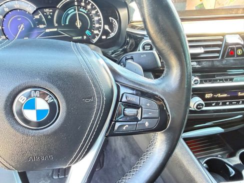 Used 2019 BMW 530e w/ Convenience Package image 24
