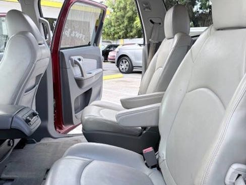 Used 2012 Chevrolet Traverse LT image 11