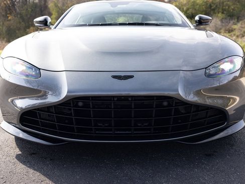 Used 2023 Aston Martin V8 Vantage Coupe image 16